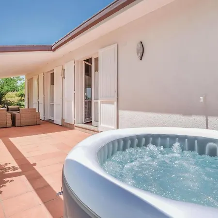 2 Bedroom Cozy In Fano -pu- Prázdninový dům