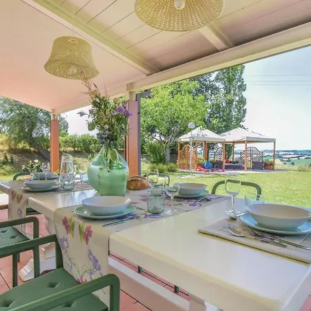 2 Bedroom Cozy In Fano -pu- Prázdninový dům *